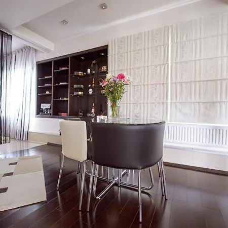 Panoramic Oasis 公寓 *